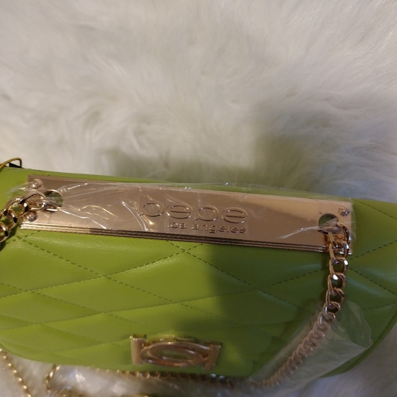 NEW Bebe Abigail smooth flap shoulder bag - Picture 3 of 8